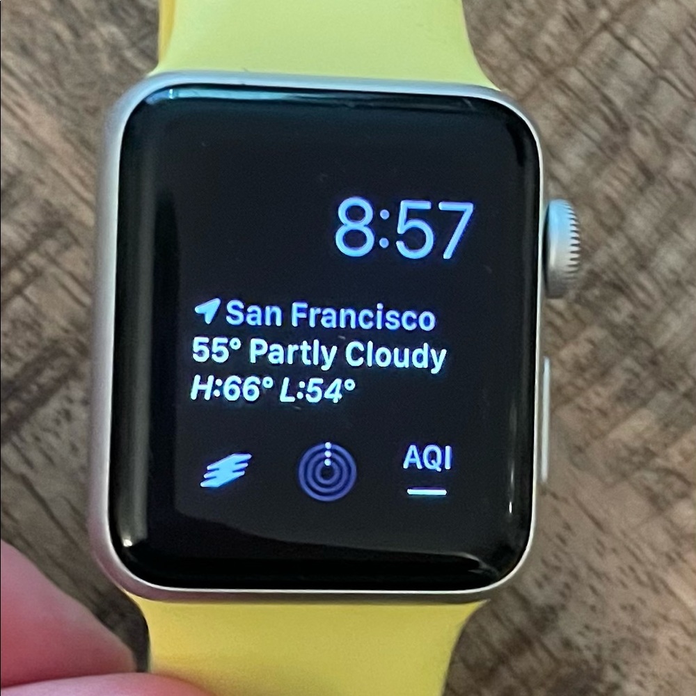 Apple Watch Series 3 GPS 38mm Silver Aluminum Case